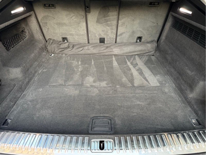 Audi Q8 2020, foto 26