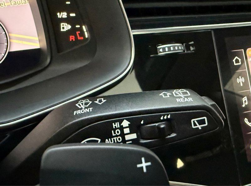Audi Q8 2020, foto 23