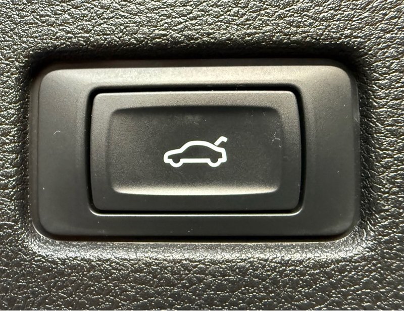 Audi Q8 2020, foto 25