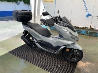 Honda PCX 2023 Gris 57.000 km
