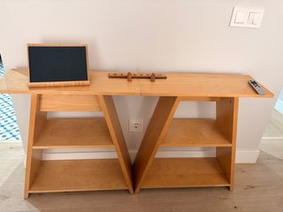 Caballetes de madera para exposición