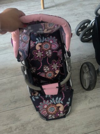 Carro de bebé cuco + sillita (juguete)