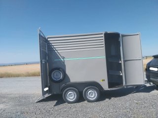 Remolque caballos gris
