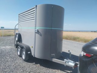 Remolque caballos gris