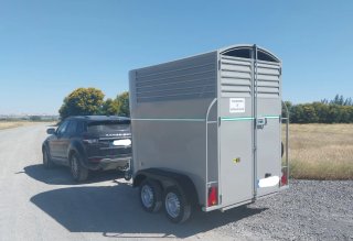 Remolque caballos gris