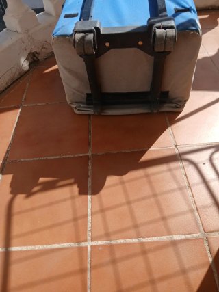 Nevera de playa con ruedas