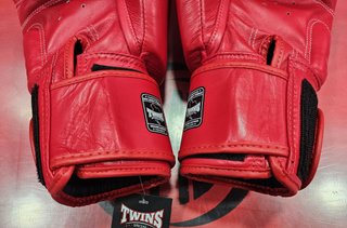 Guantes de Boxeo Twins Special BGVL3 Red, Nuevos.