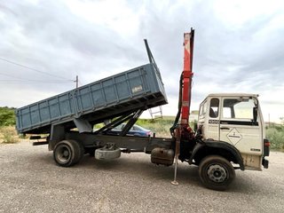 Camión DAF 1300 con grúa y volquete