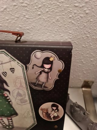 Maletín Santoro Gorjuss con bufanda