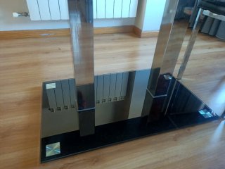 Mesa de cristal negra moderna