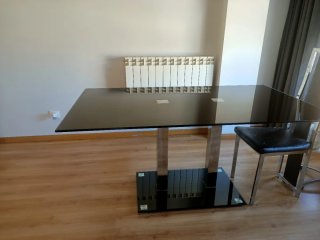 Mesa de cristal negra moderna