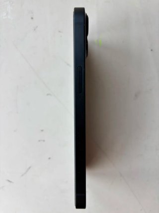 iPhone 13 Negro/Azul Marino como nuevo