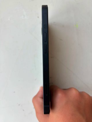 iPhone 13 Negro/Azul Marino como nuevo