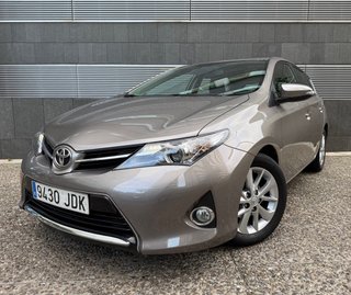Toyota Auris 2015