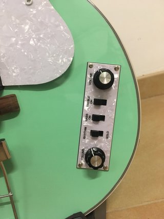 Bajo Réplica Höfner Mint