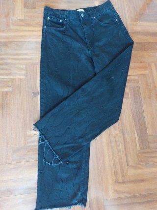 Pantalón Zara negro con brillos