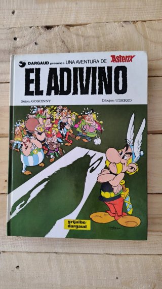 Lote 9 comics de Asterix tapa dura.