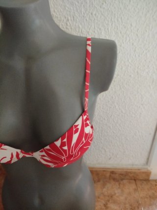 Bikini flores talla XL talla pequeño como una s