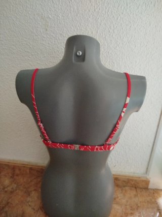 Bikini flores talla XL talla pequeño como una s