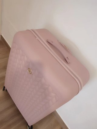 Maleta grande rosa con diseño