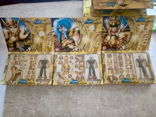 Collezione completa di figure dei Cavalieri dello Zodiaco (Saint Seiya)