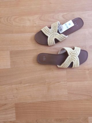 sandalias planas de rafia. Talla 40.