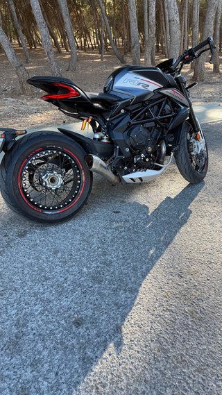 MV Agusta Dragster RR 2021 Negra