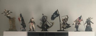 figuras de assassin creed y varias