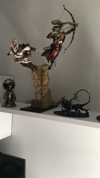 figuras de assassin creed y varias