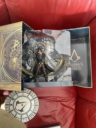 figuras de assassin creed y varias