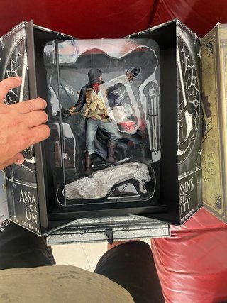 figuras de assassin creed y varias