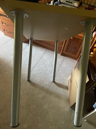 Mesa de escritorio IKEA madera y metal