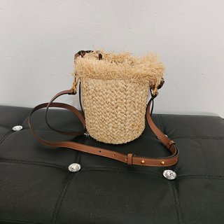 Borsa Coccinelle paglia cestino