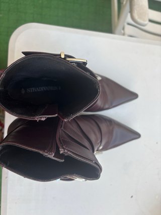 Botines Burdeos con Hebillas