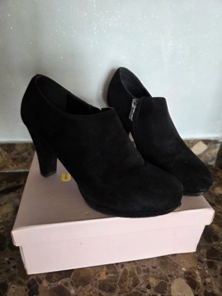 Botines de tacón negros