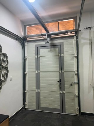 Puerta de garaje basculante