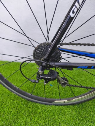 Bici Carretera Giant TCR + Casco y Botas