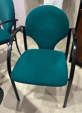 Conjunto Mesa y Sillas Despacho