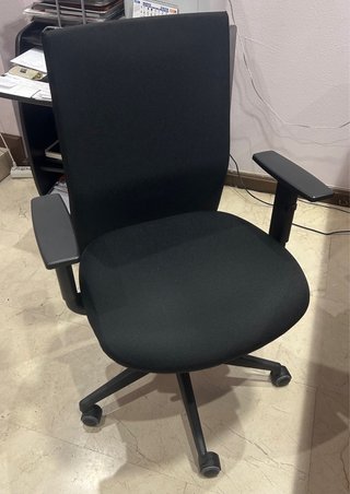 Conjunto Mesa y Sillas Despacho
