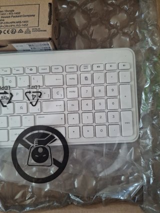 Teclado Inalámbrico HP Blanco y ratón negro