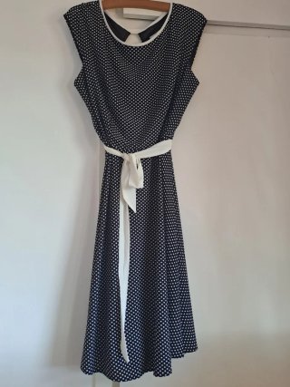 Vestido de lunares negro y blanco