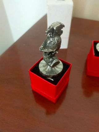 Colección tapones corcho figuras metal
