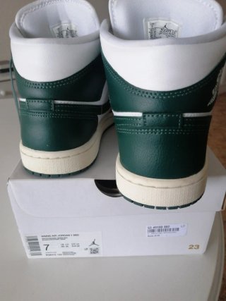 Jordan Air 1 Mid Verde y Blanco Talla 38