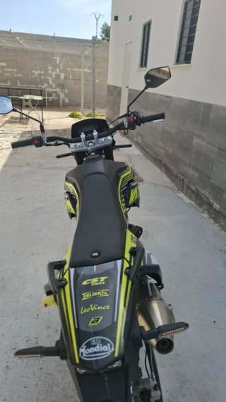 Mondial SMX 125cc Enduro Negra y Amarilla