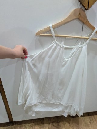 Blusa blanca de tirantes talla de la 40 a la 44