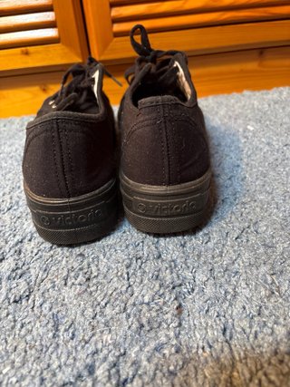 Deportivas Victoria Negras