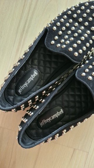 Mocasines Jeffrey Campbell negros con tachuelas