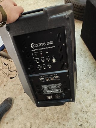 2 unidades Subgrave autoamplificado Eclipse 500W