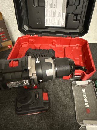 Atornillador Parkside 20V + Batería y Brocas