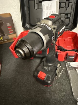 Atornillador Parkside 20V + Batería y Brocas